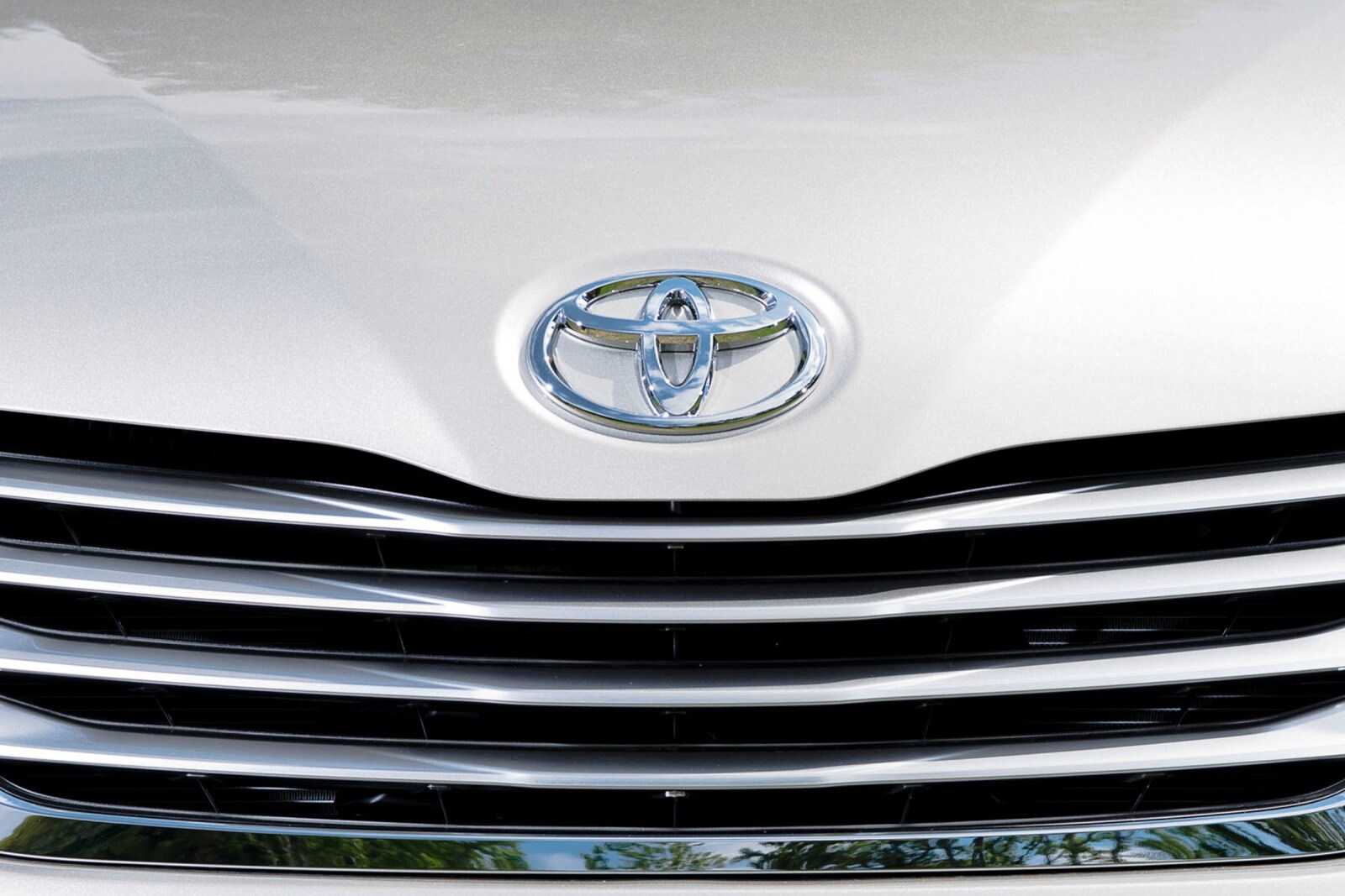 2015 Toyota Sienna exterior FBDG