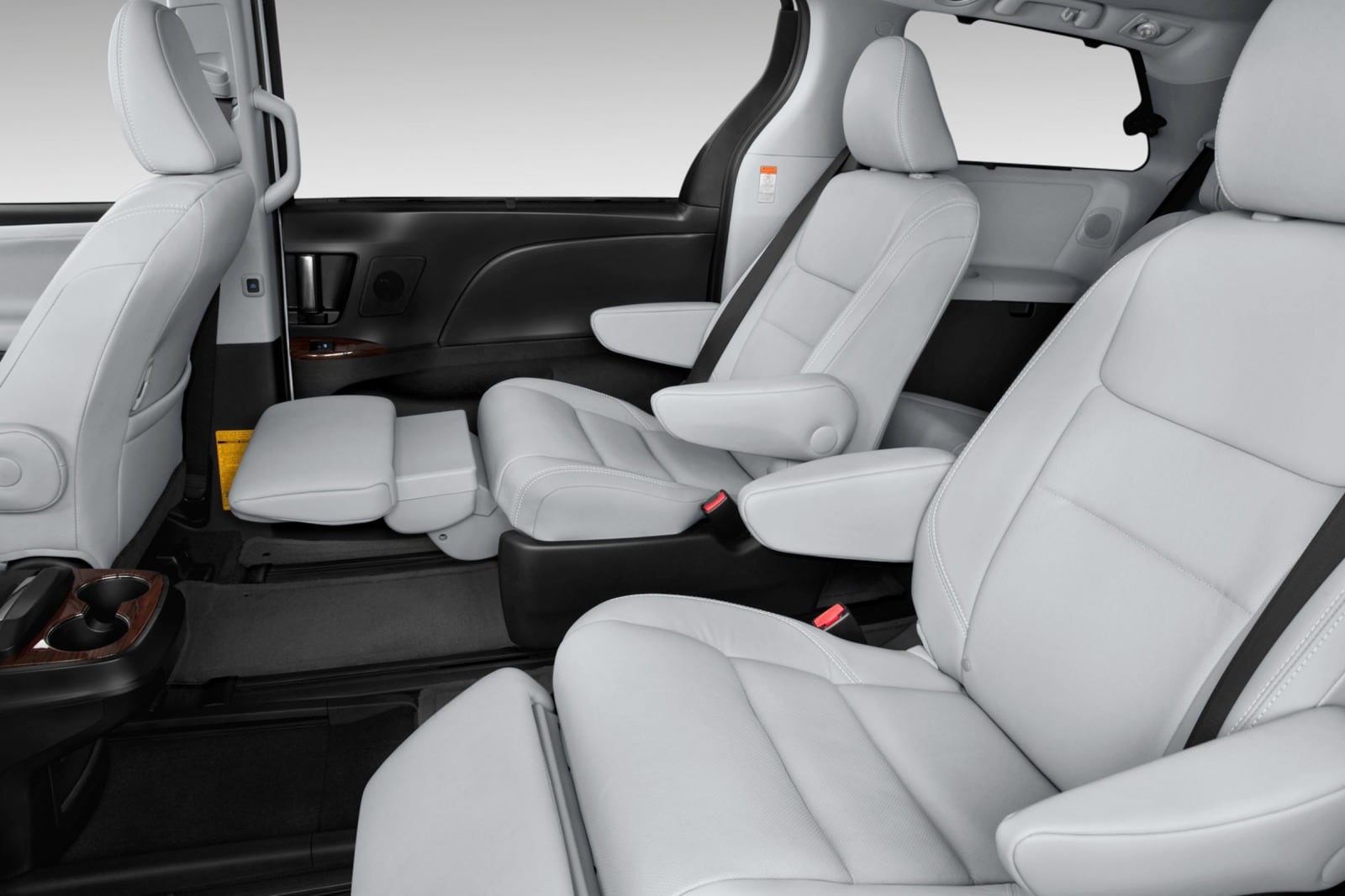2015 Toyota Sienna interior RI