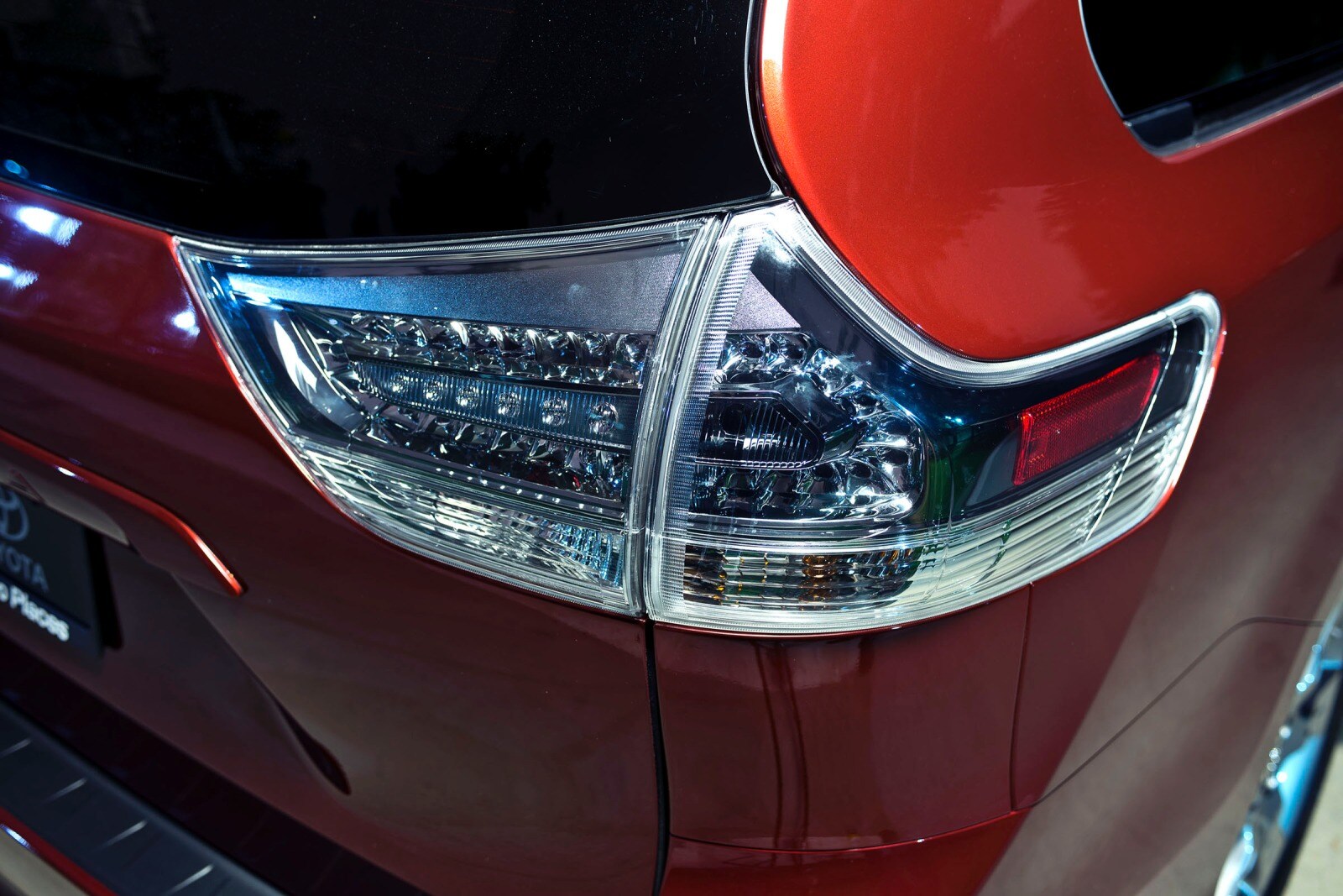 2015 Toyota Sienna exterior EDETAIL