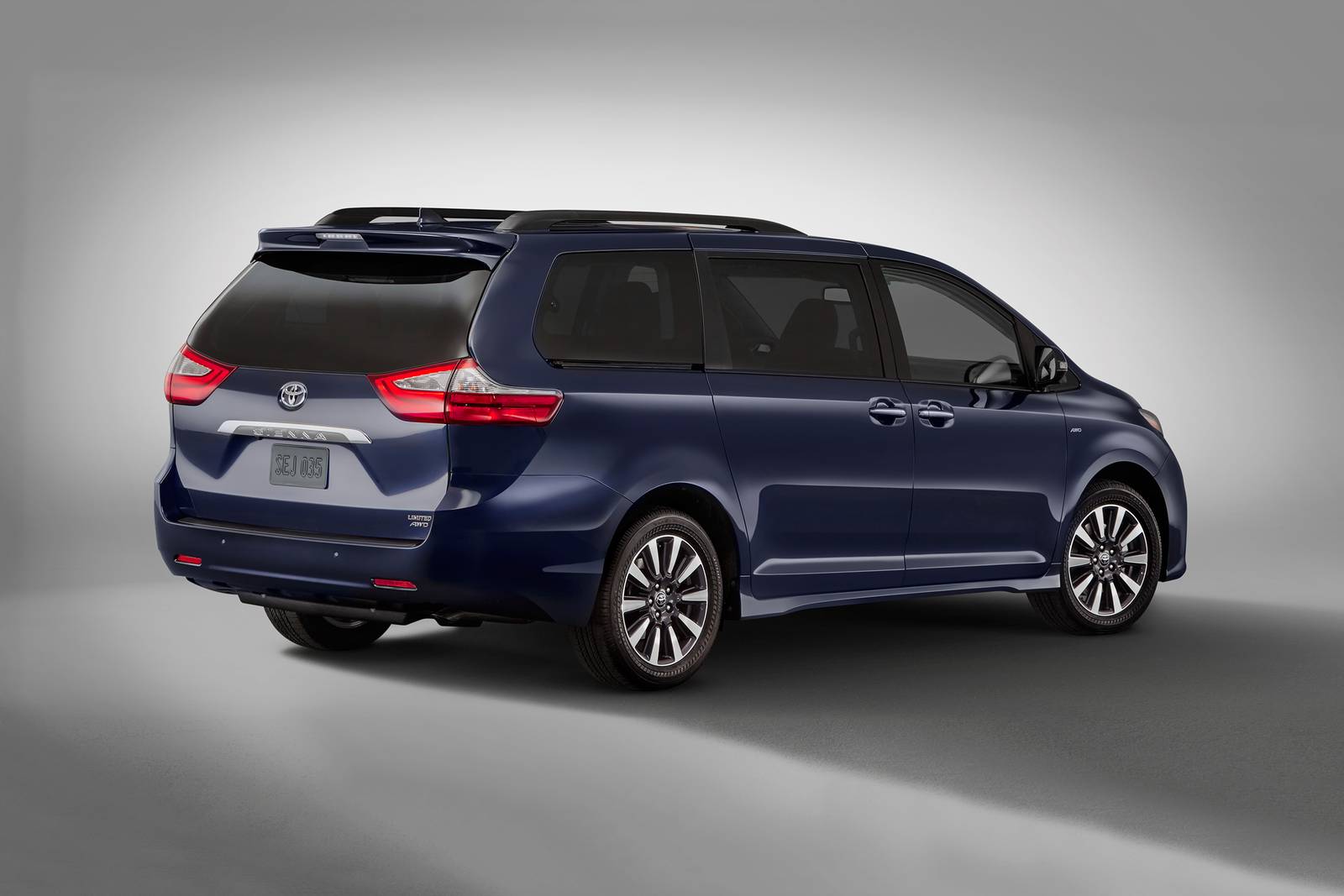 2019 Toyota Sienna exterior F