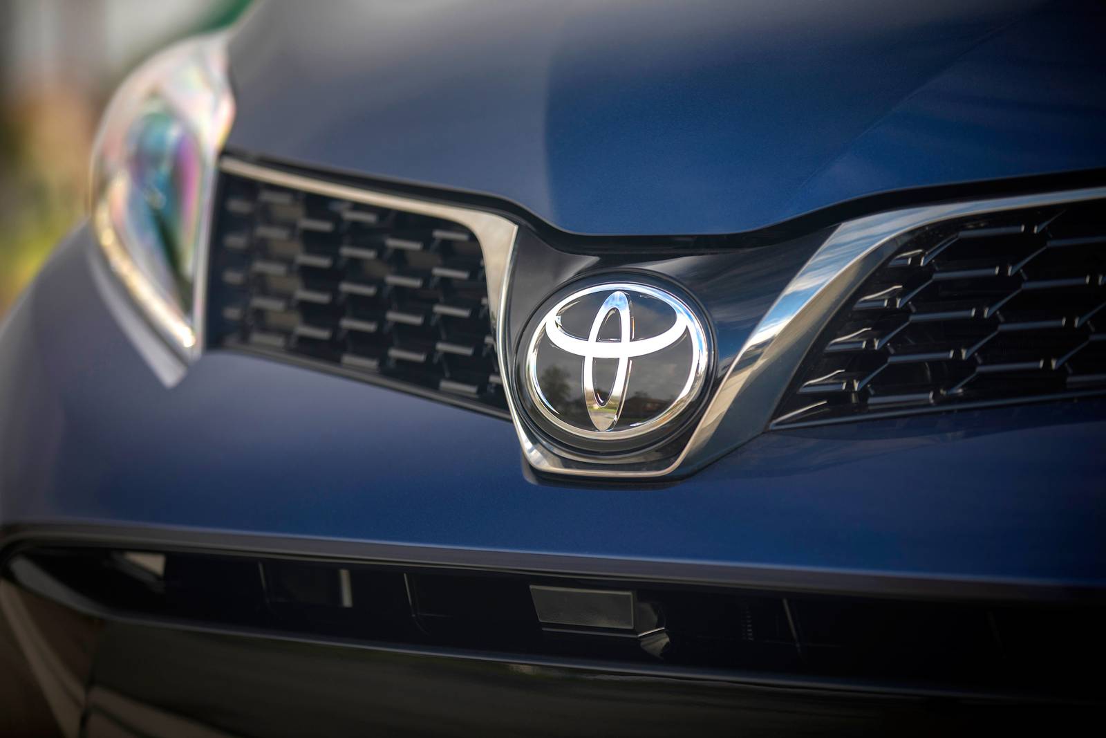 2019 Toyota Sienna exterior FBDG