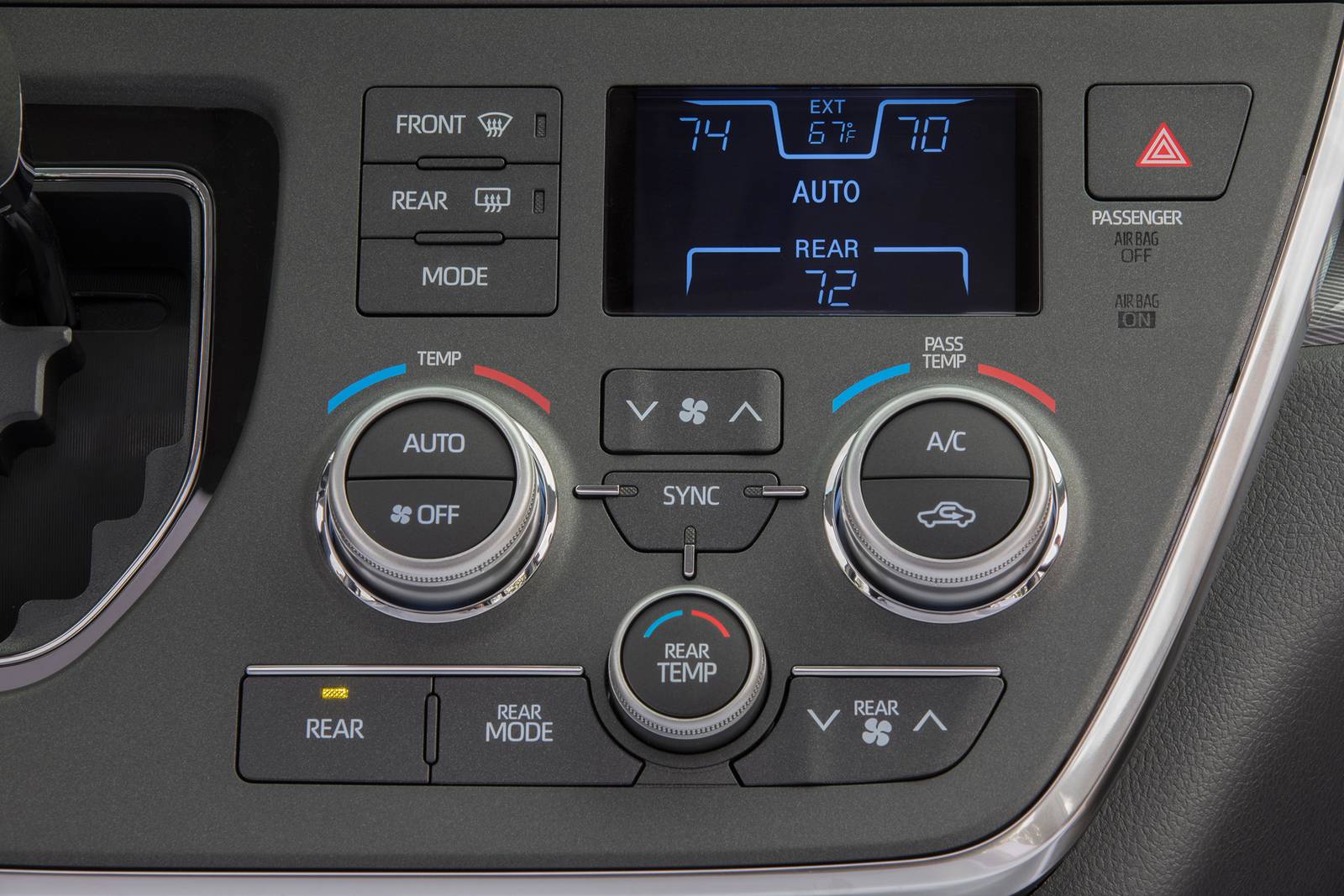 2020 Toyota Sienna interior CC