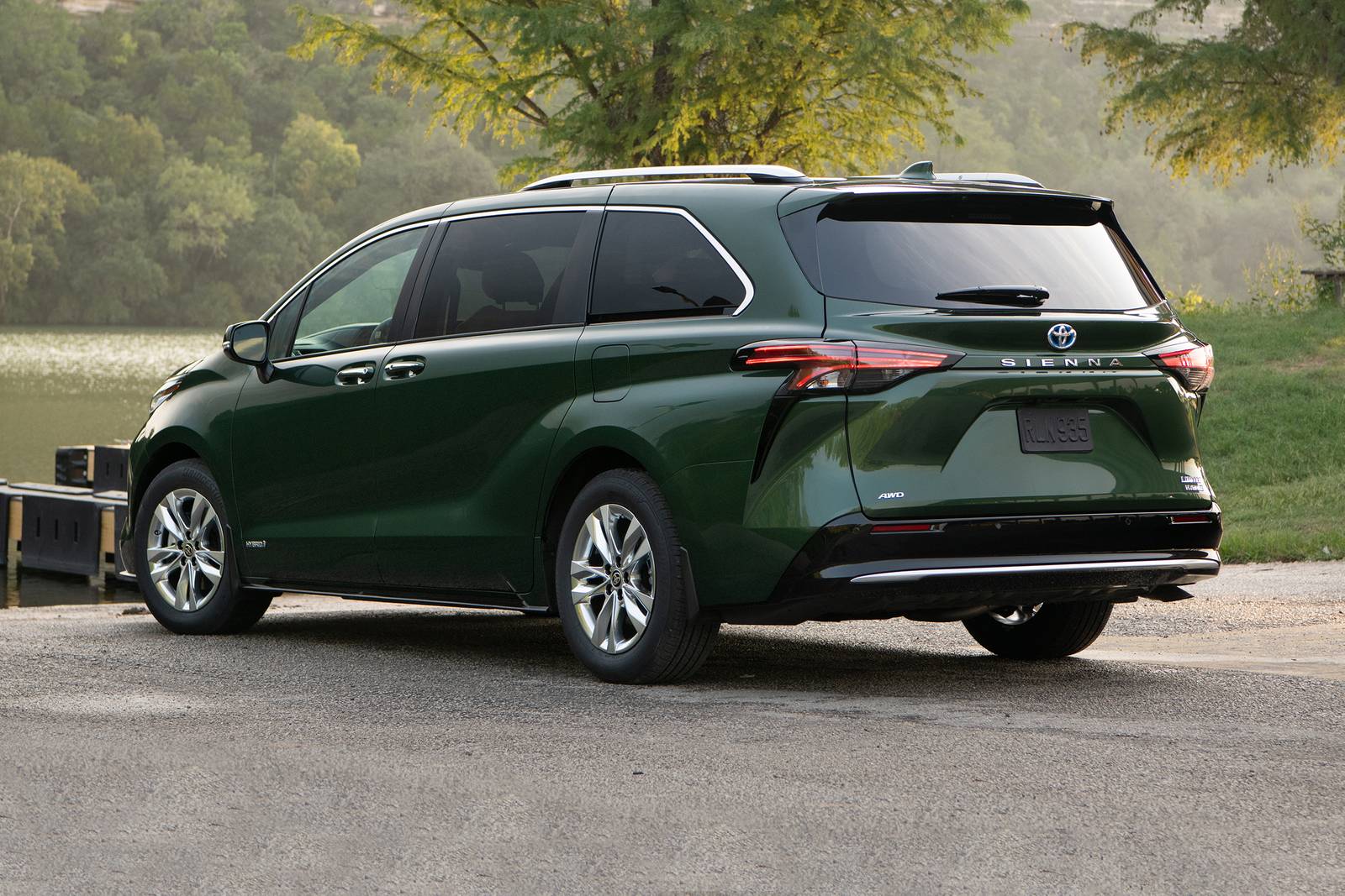 2022 Toyota Sienna exterior F