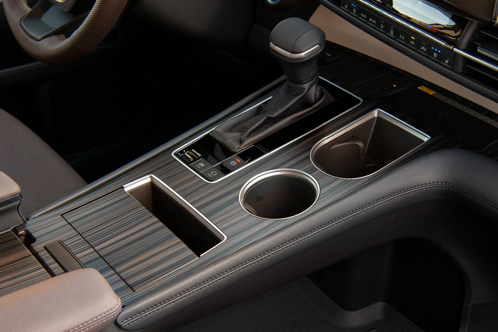 2022 Toyota Sienna interior SHF