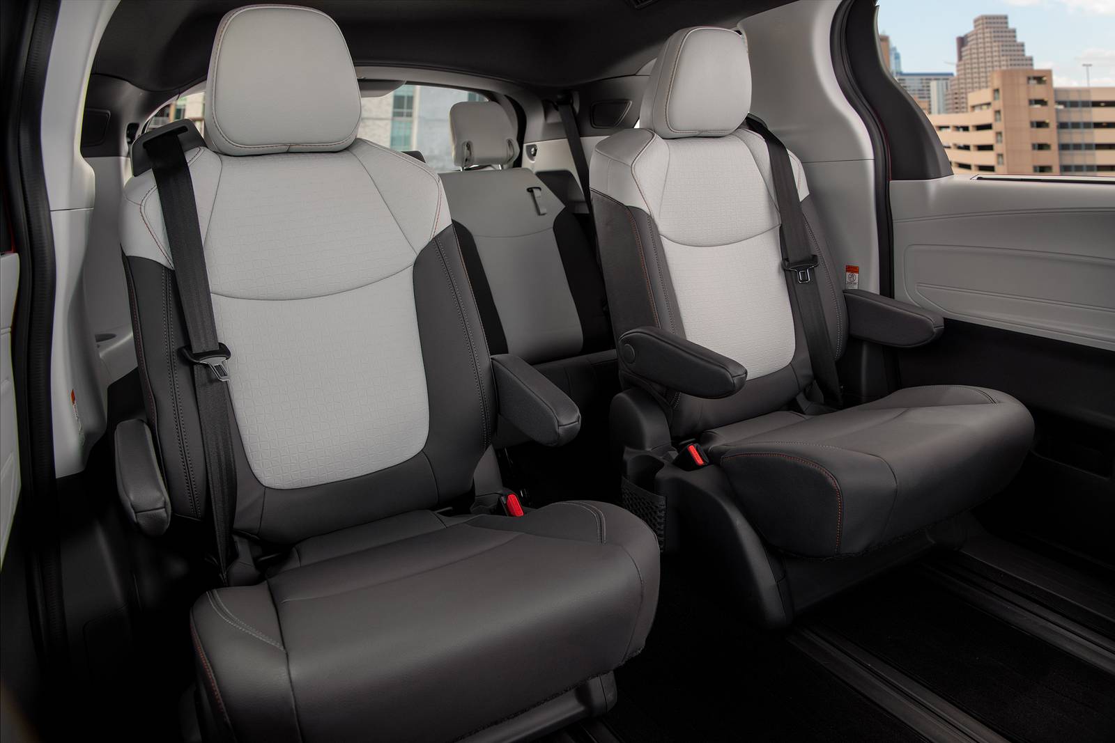 2022 Toyota Sienna interior I
