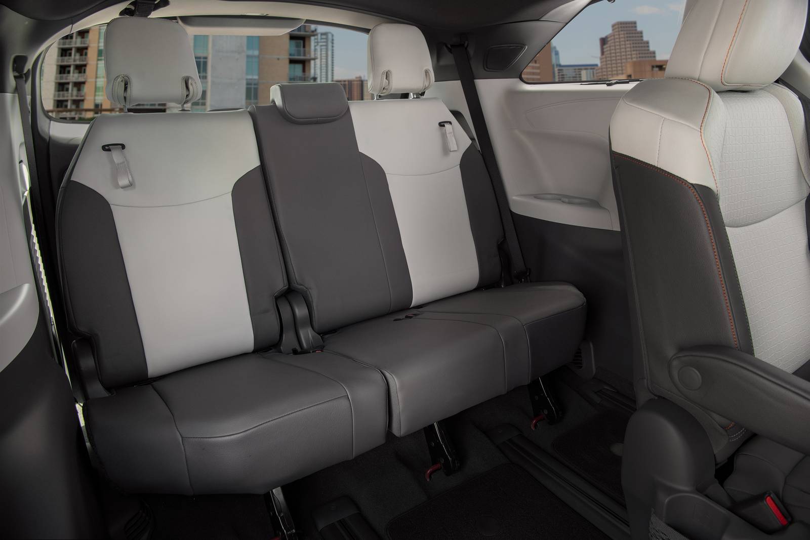 2022 Toyota Sienna interior RI