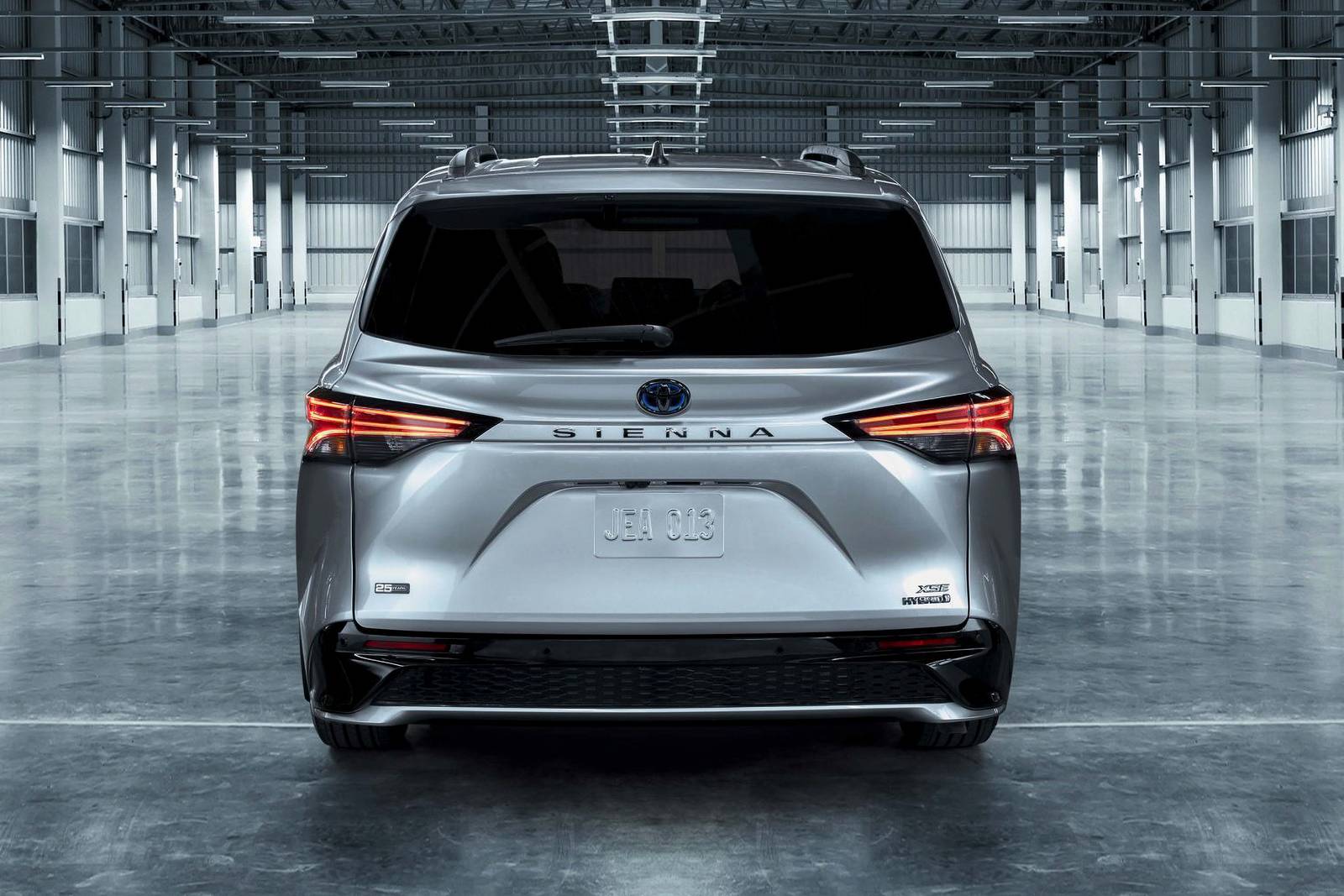 2023 Toyota Sienna exterior F