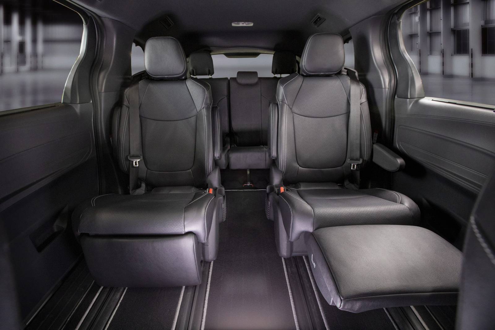 2023 Toyota Sienna interior I