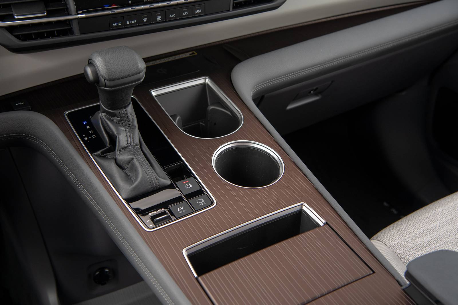 2023 Toyota Sienna interior SHF