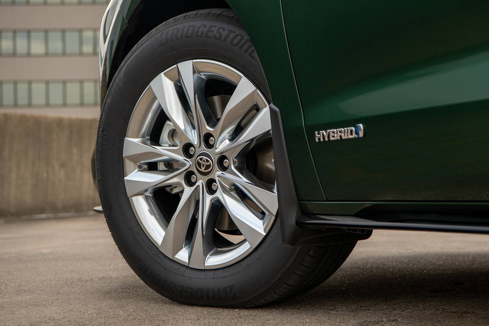 2023 Toyota Sienna exterior W