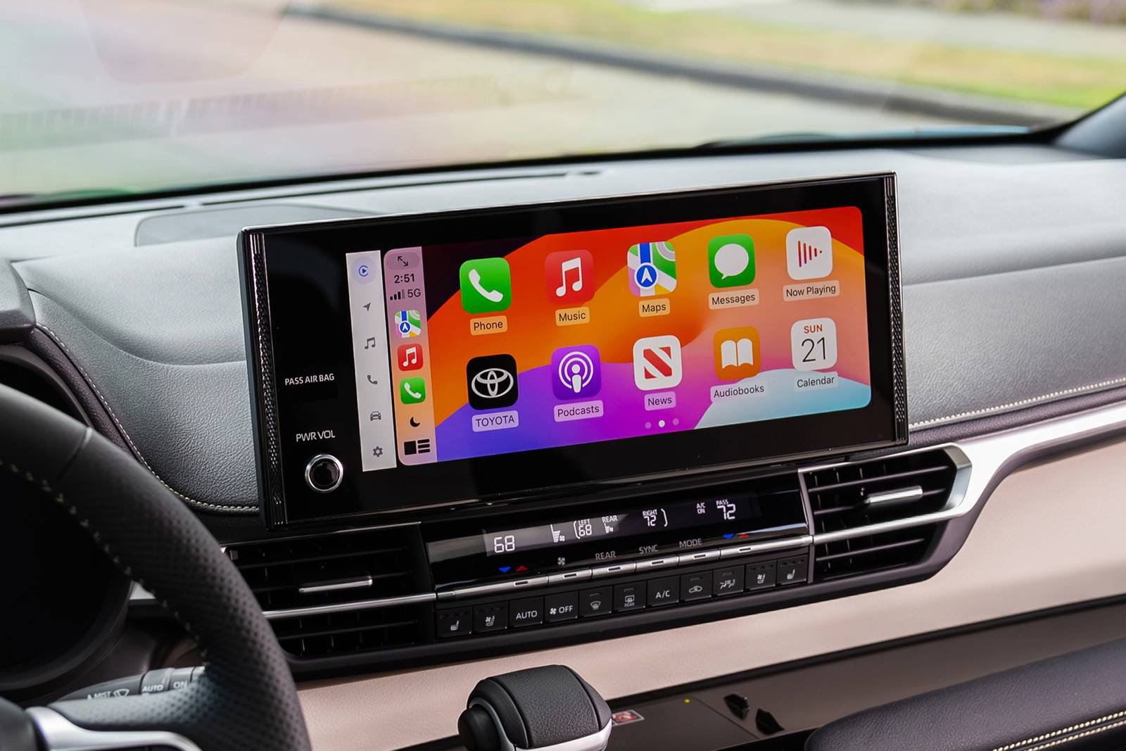 2025 Toyota Sienna interior CC