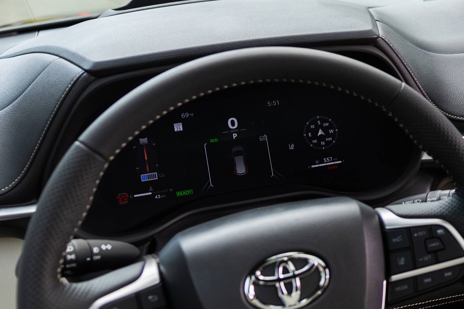 2025 Toyota Sienna interior G