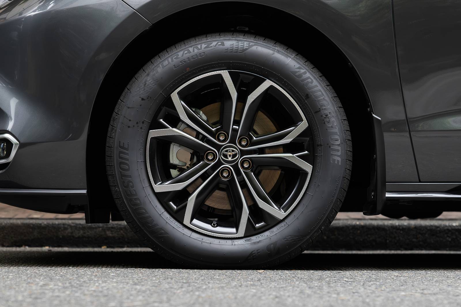 2025 Toyota Sienna exterior W