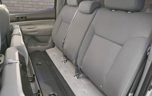 2005 Toyota Tacoma interior RI