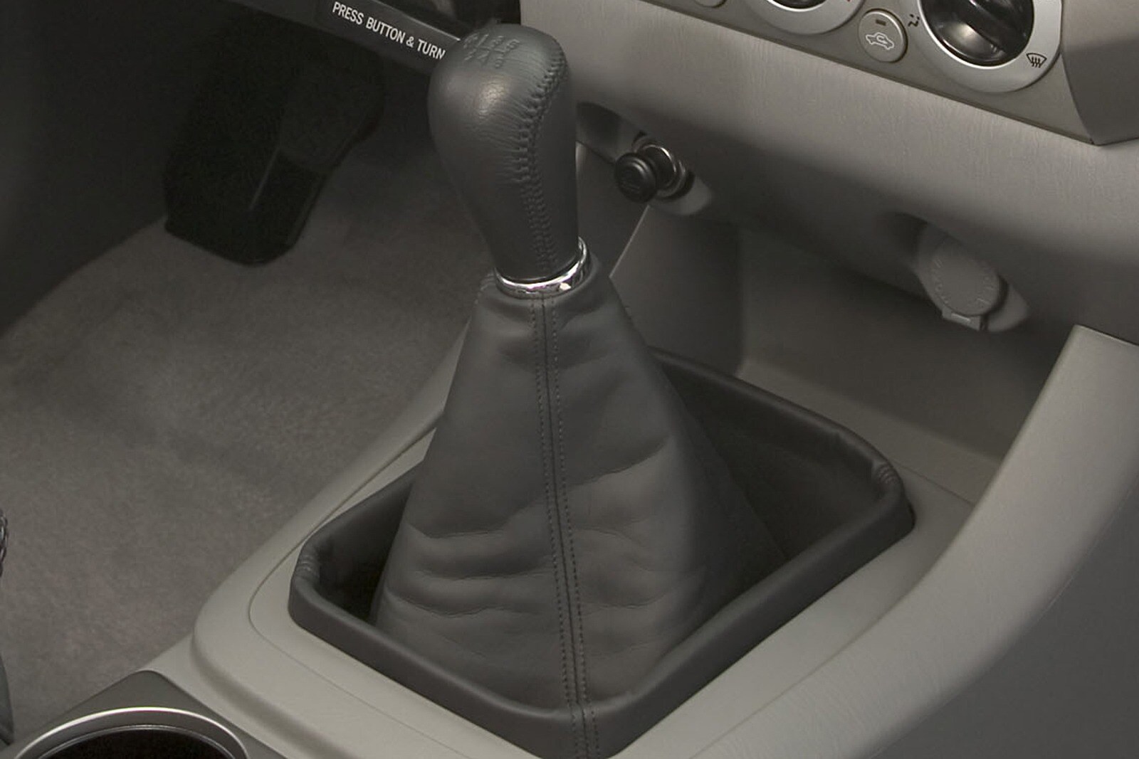 2007 Toyota Tacoma interior SHF