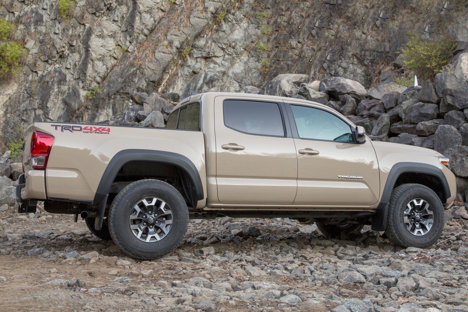 2016 Toyota Tacoma exterior F