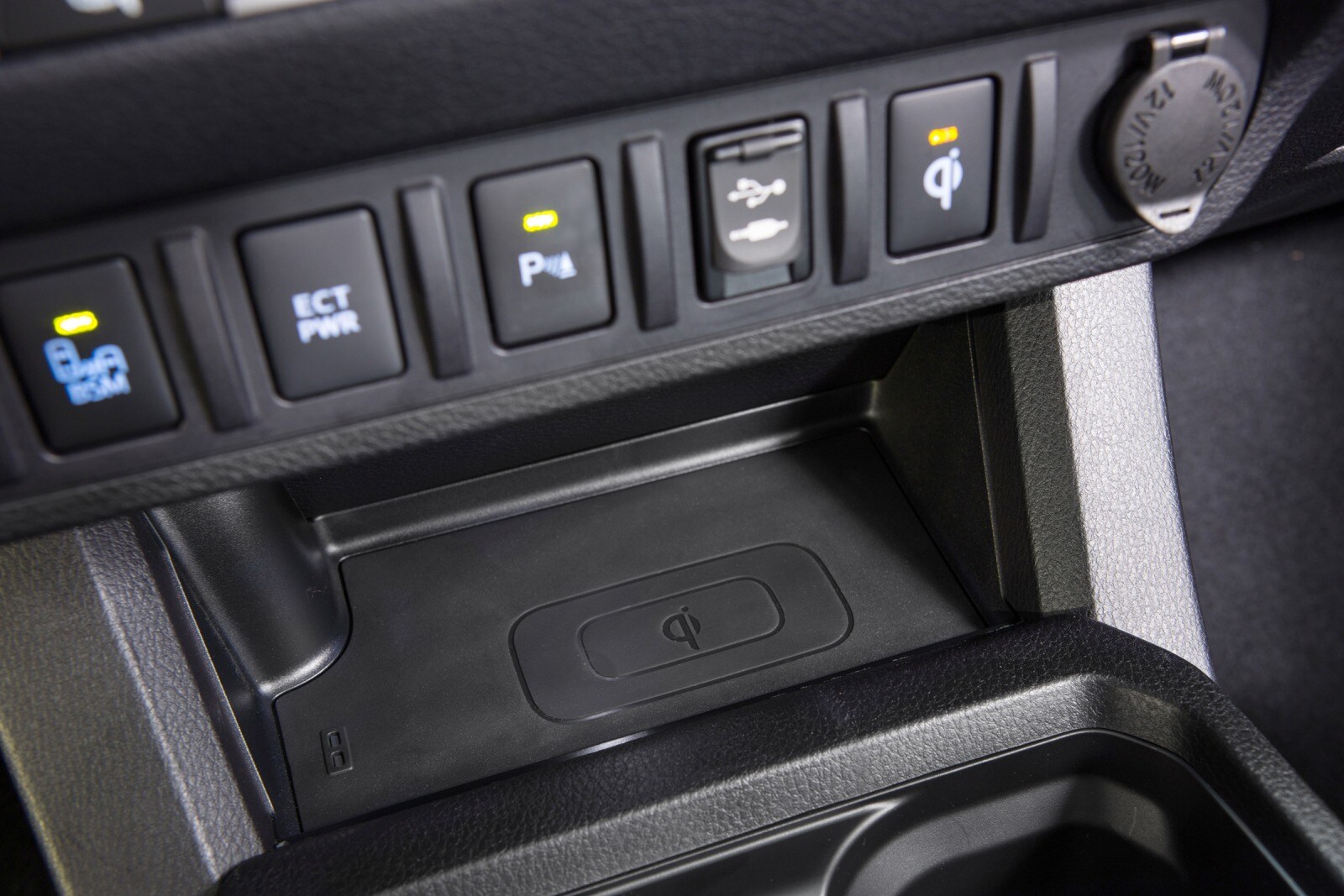 2016 Toyota Tacoma front safety DETAIL