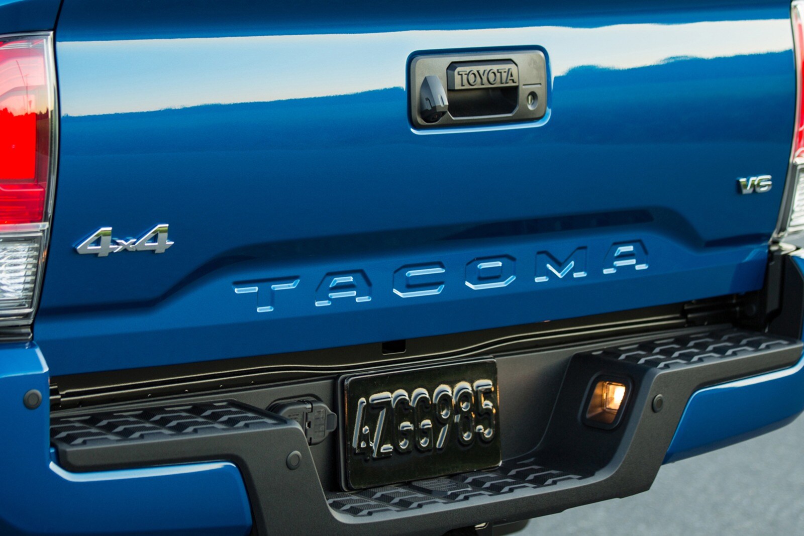 2017 Toyota Tacoma exterior RBDG