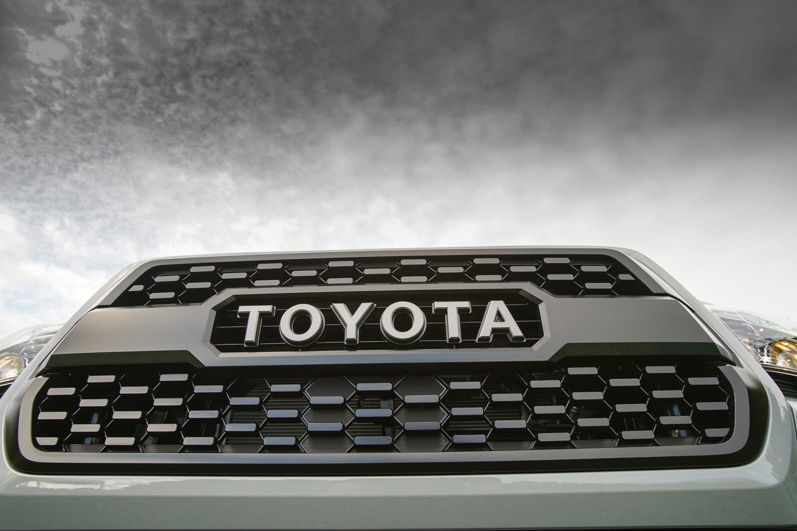 2017 Toyota Tacoma exterior FBDG