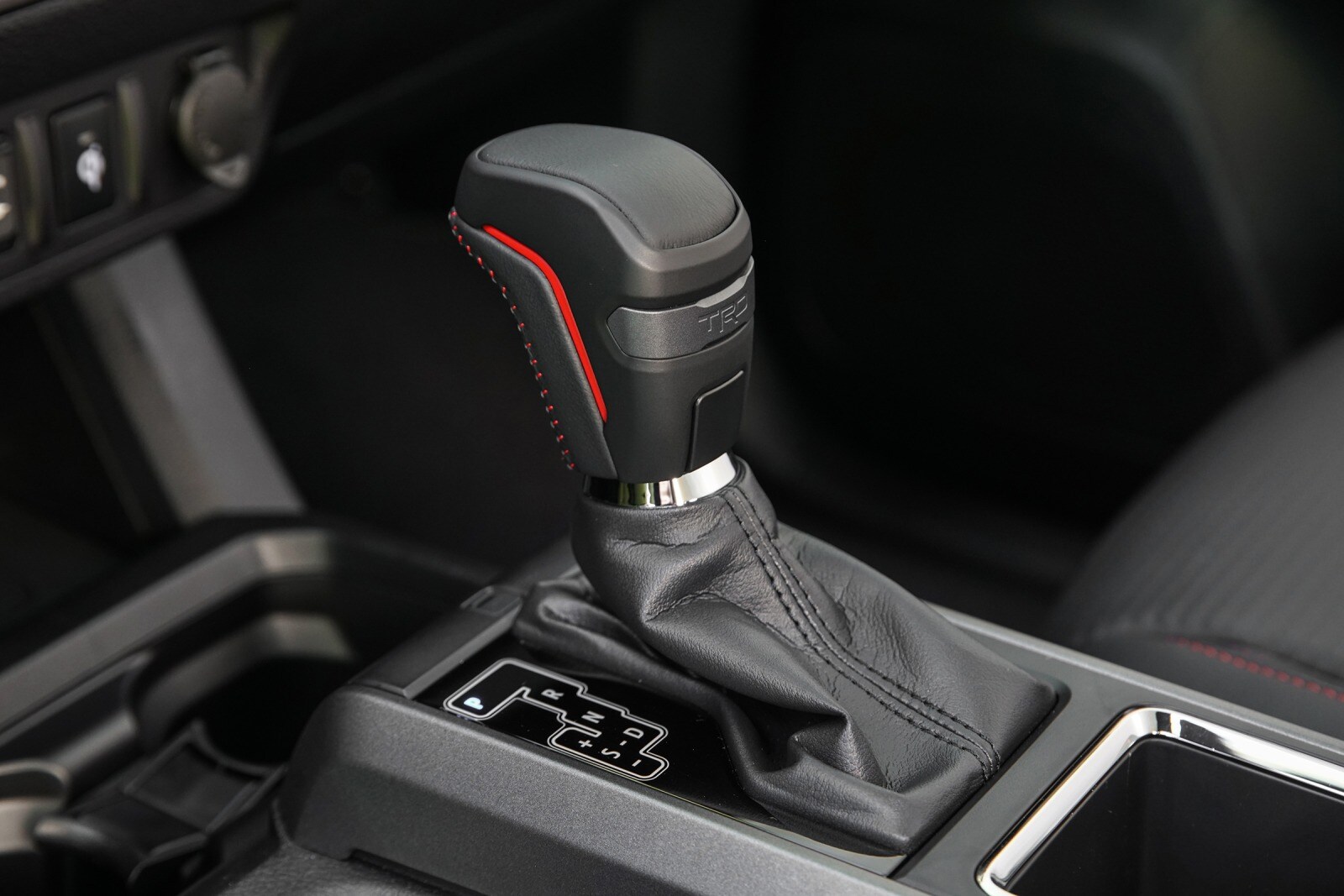 2017 Toyota Tacoma interior SHF