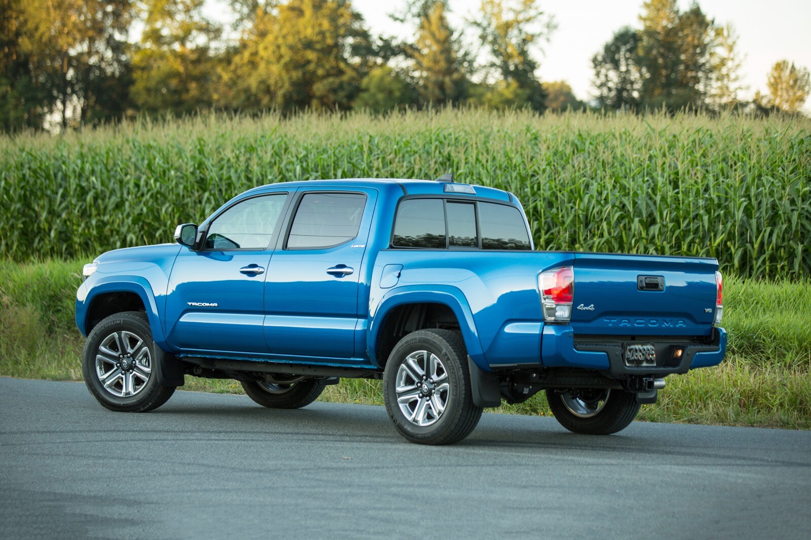 2018 Toyota Tacoma exterior FQ