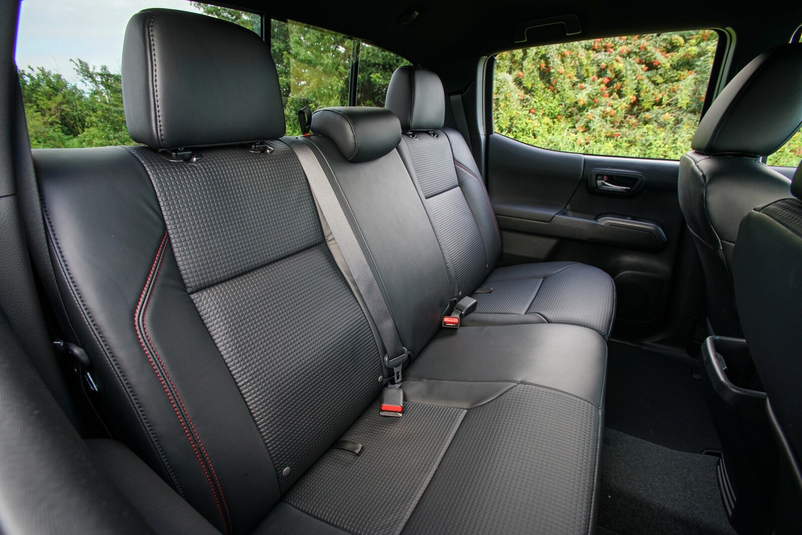2018 Toyota Tacoma interior RI