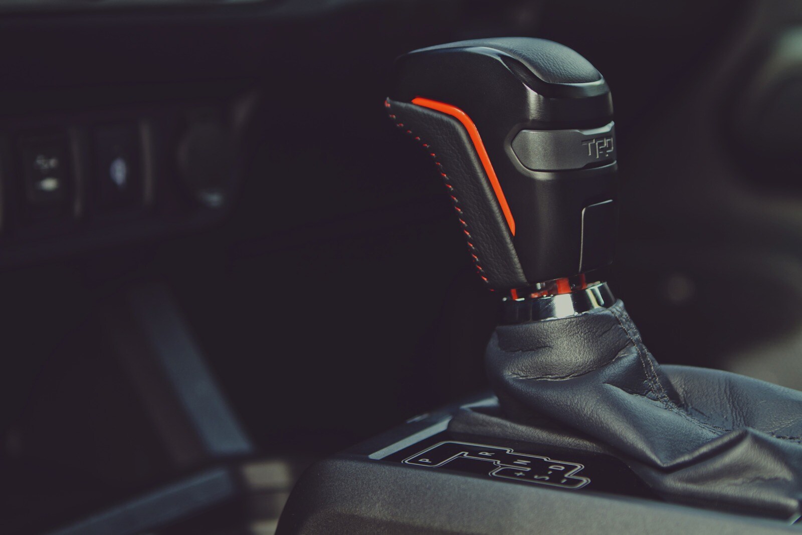 2018 Toyota Tacoma interior SHF