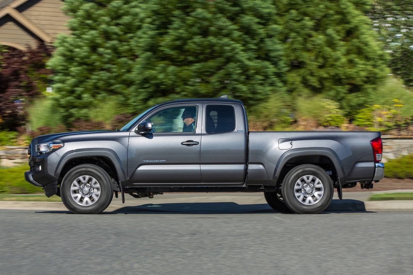2019 Toyota Tacoma — OEM photo 3