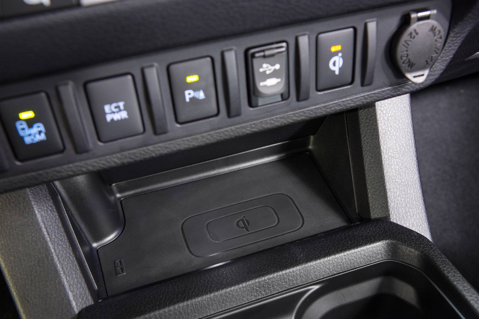 2019 Toyota Tacoma interior DETAIL