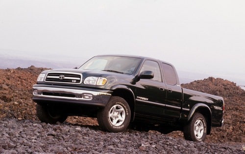 2002 Toyota Tundra 4dr Access Cab 4WD SB Shown
