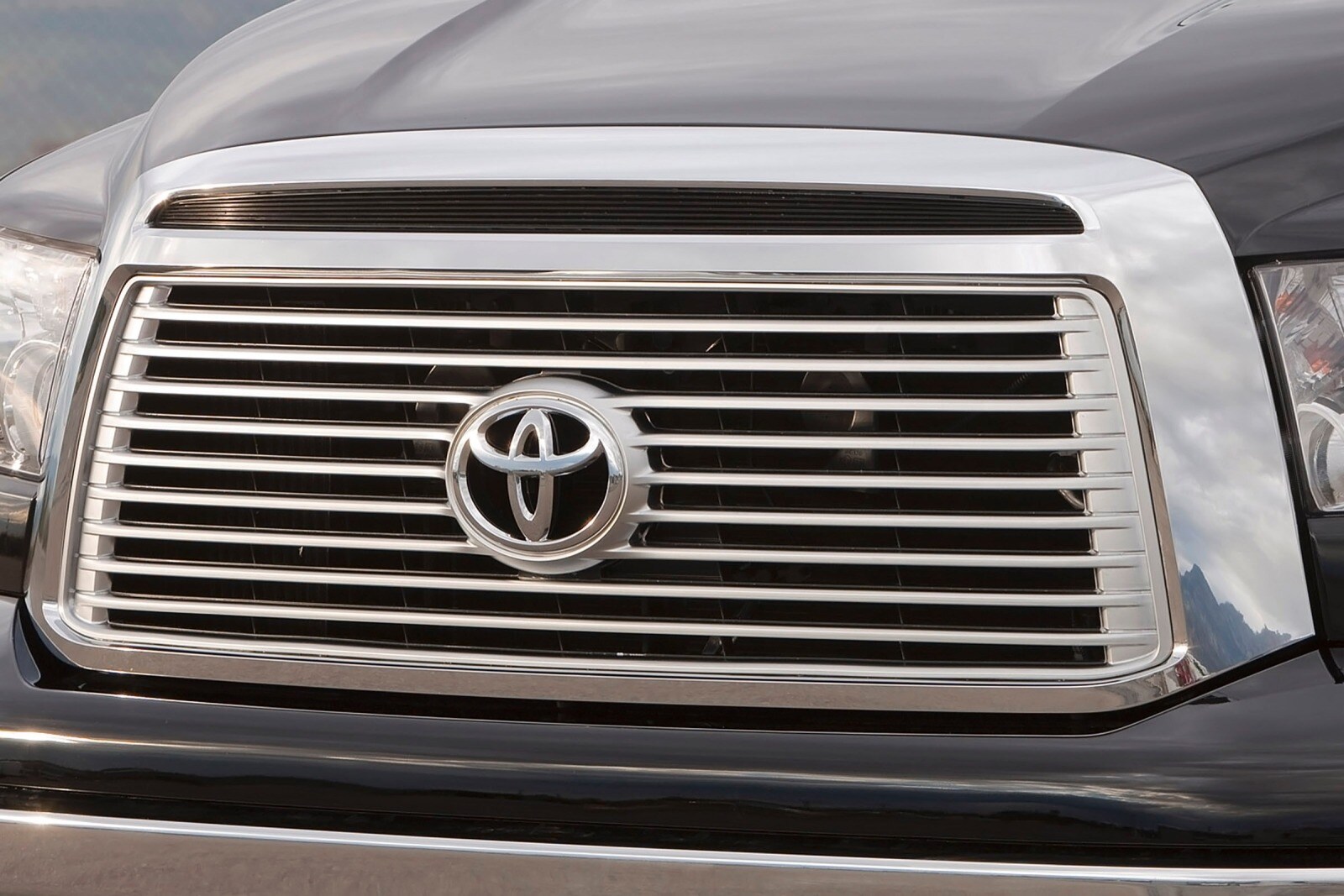 2012 Toyota Tundra exterior FBDG