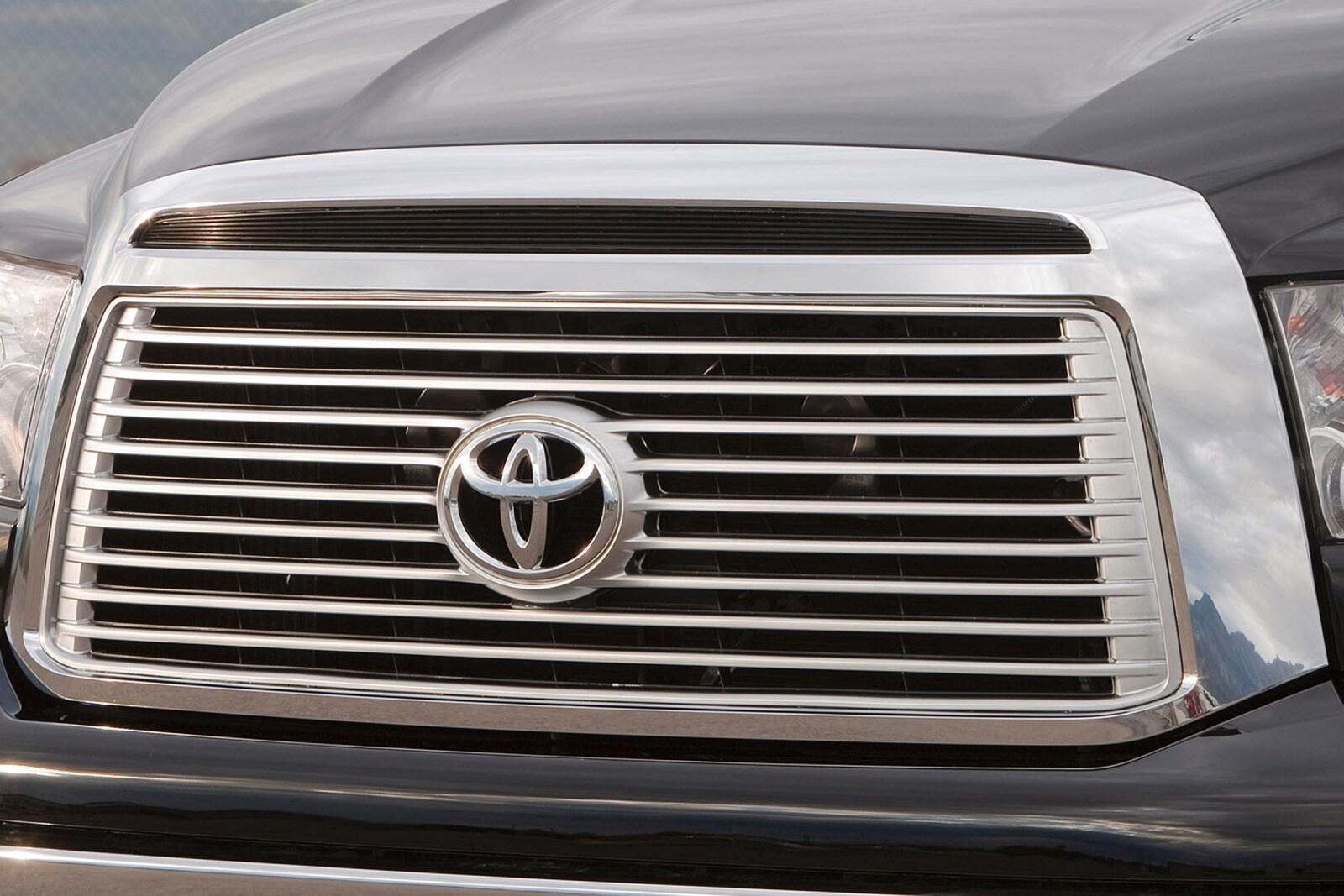 2013 Toyota Tundra exterior FBDG