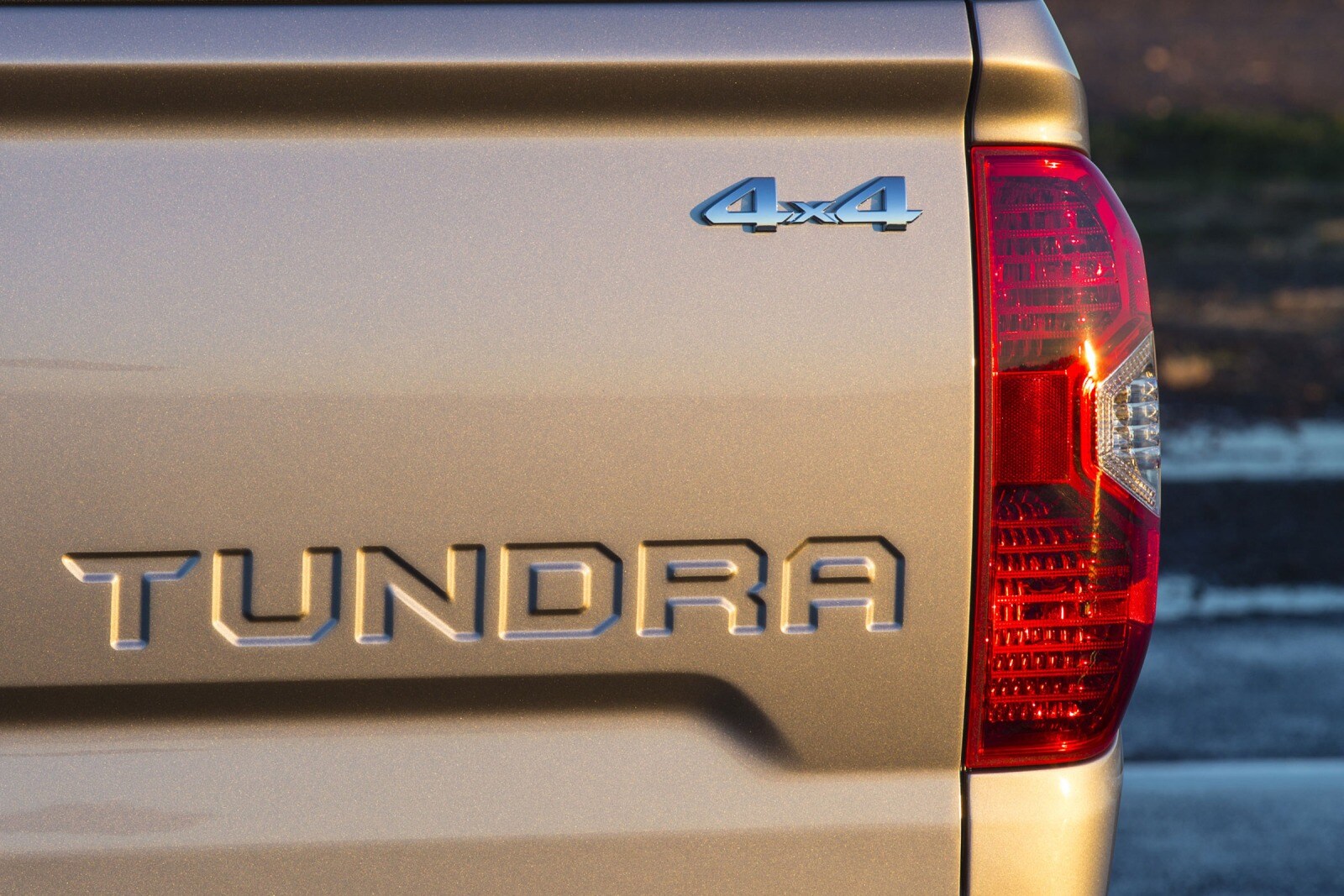 2014 Toyota Tundra exterior RBDG