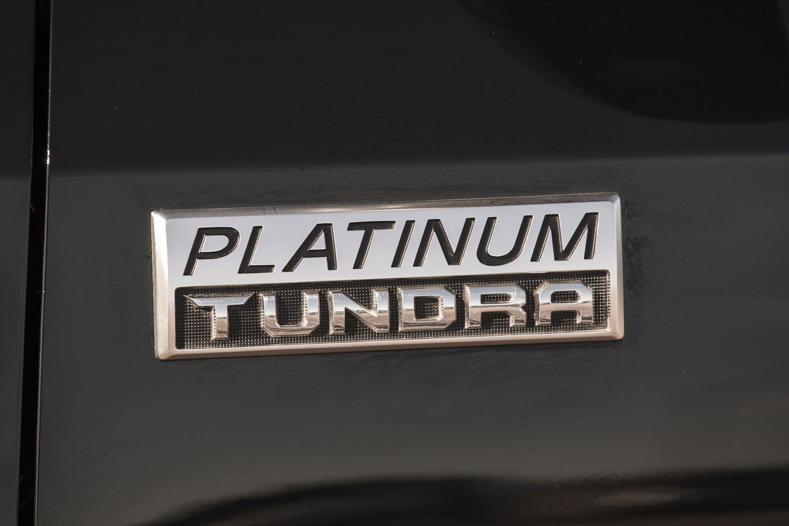 2016 Toyota Tundra — OEM photo 4