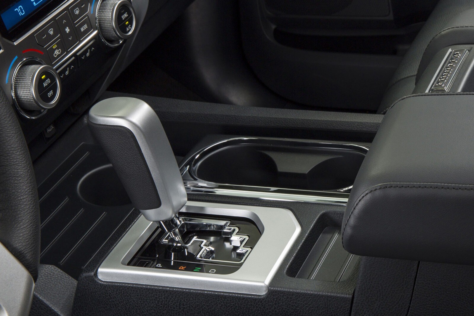 2017 Toyota Tundra interior SHF