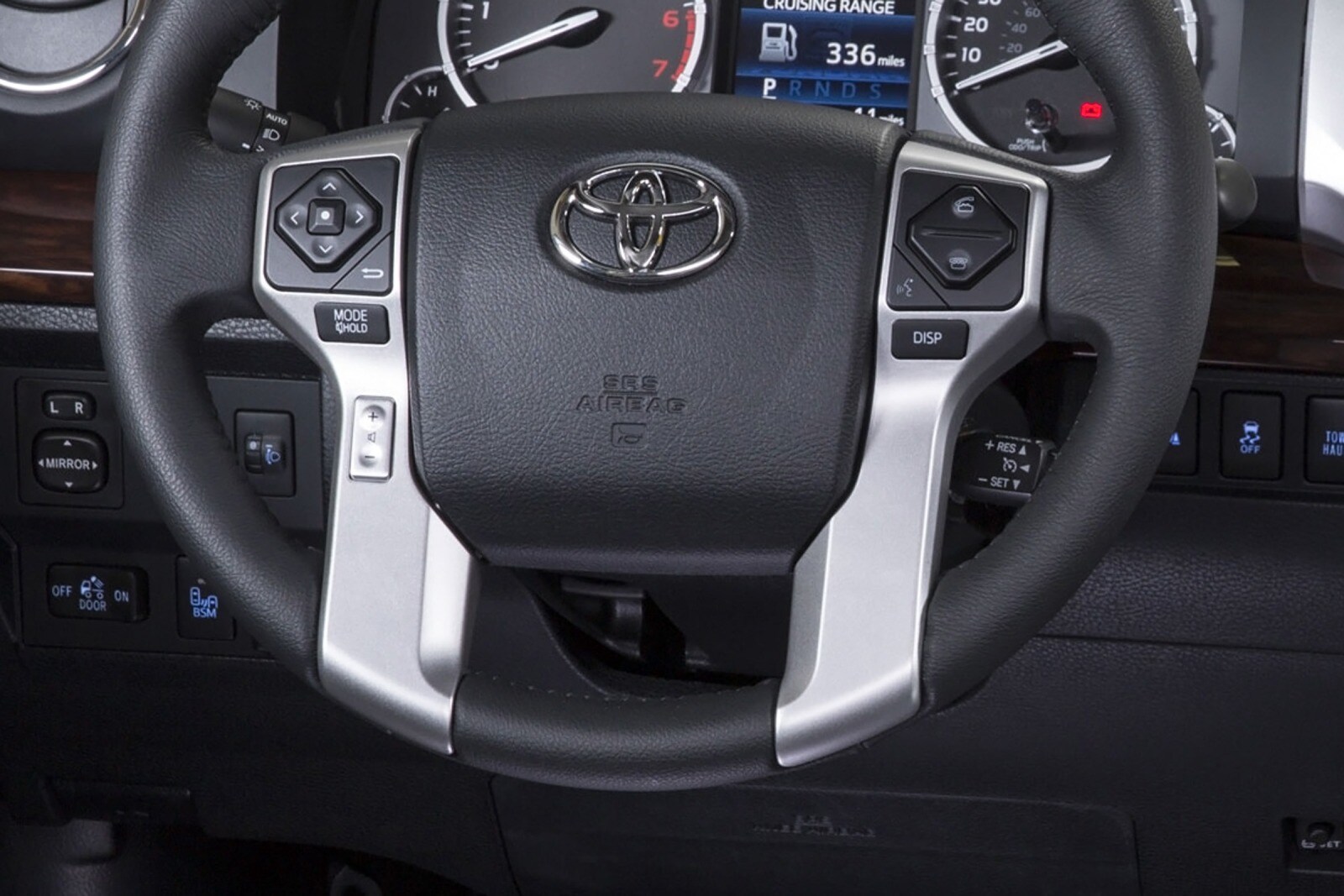 2017 Toyota Tundra interior SWD