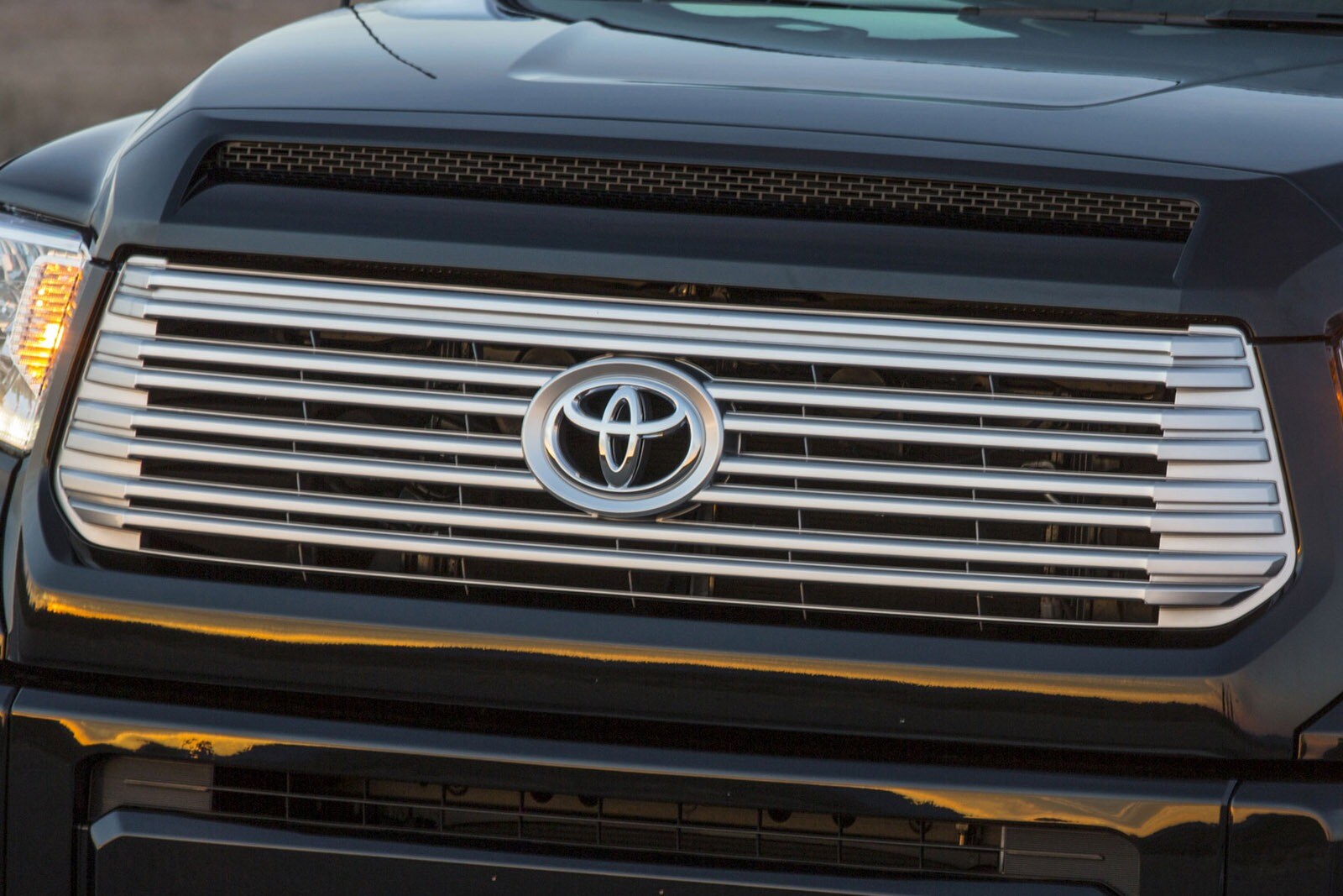 2017 Toyota Tundra exterior FBDG