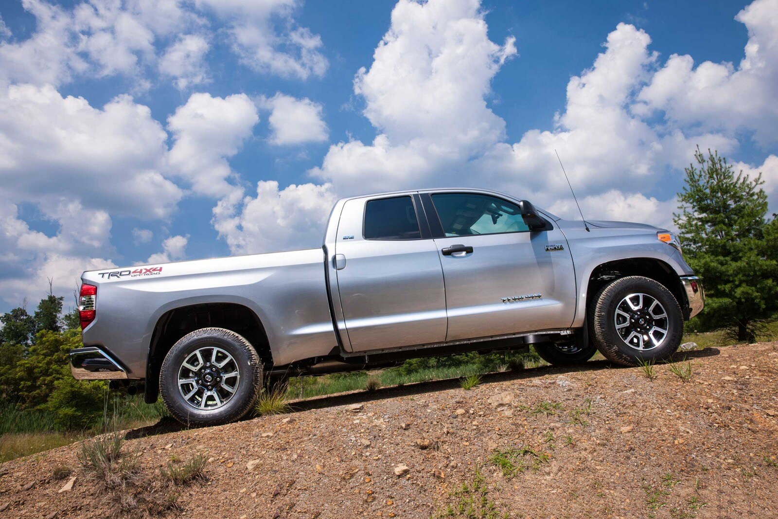 2017 Toyota Tundra exterior FQ