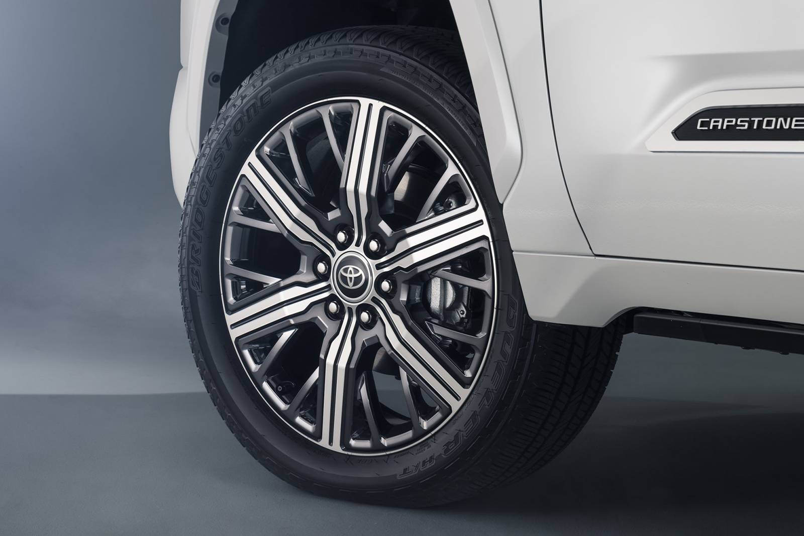 2022 Toyota Tundra exterior W