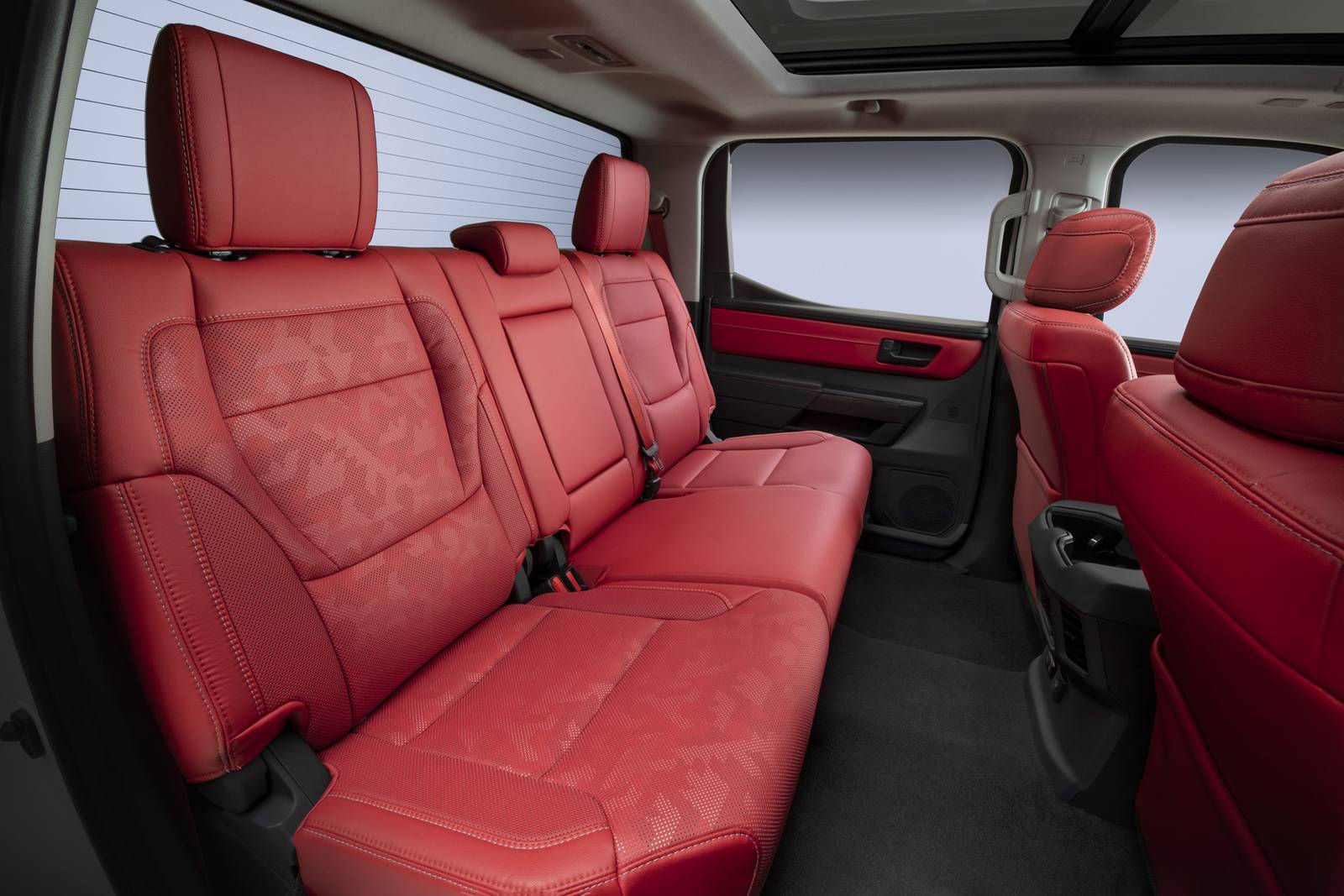 2022 Toyota Tundra interior RI