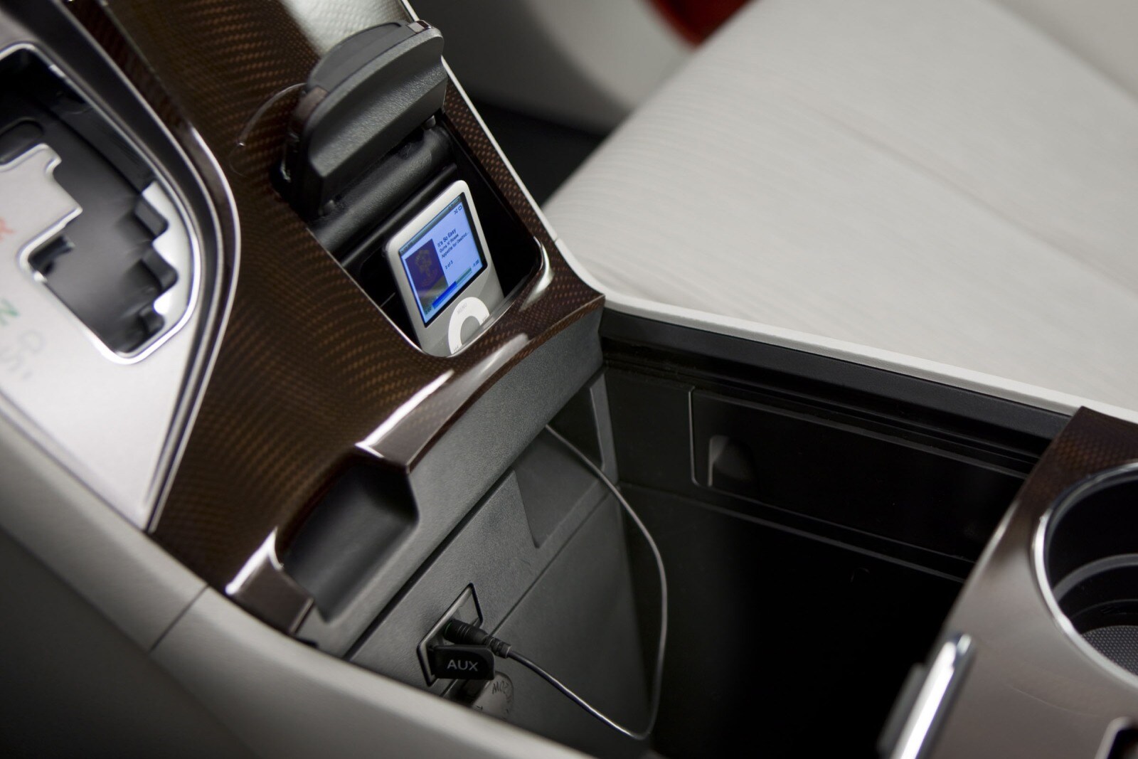 2012 Toyota Venza front safety DETAIL