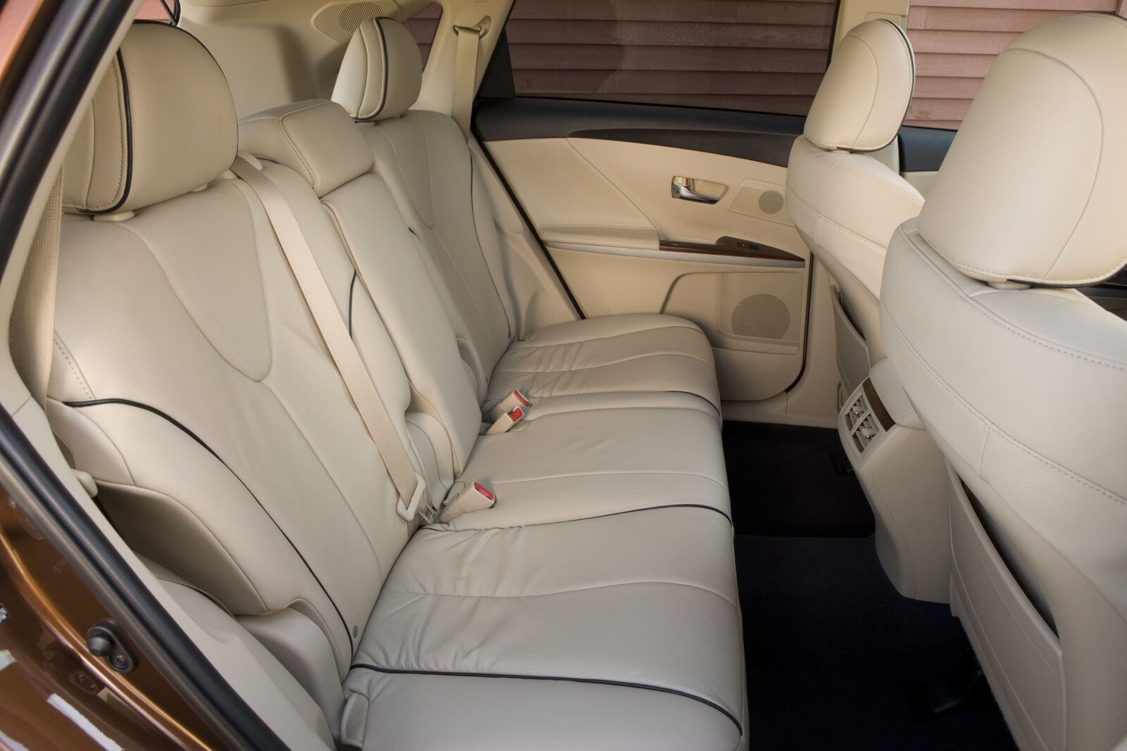 2012 Toyota Venza interior RI