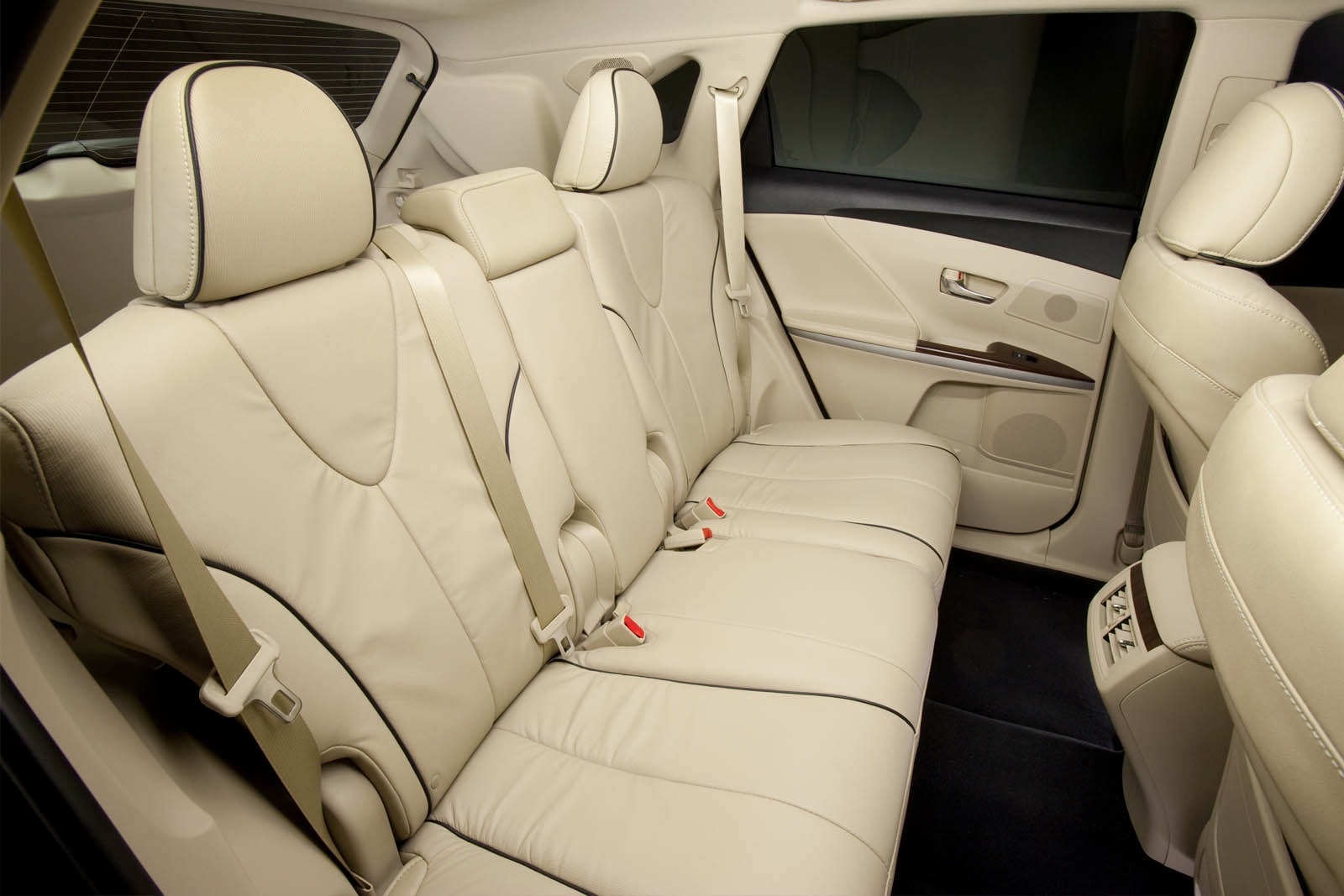 2013 Toyota Venza interior RI
