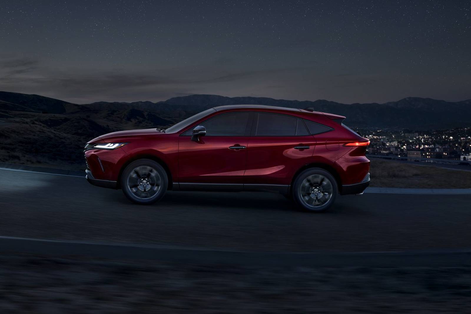 2023 Toyota Venza exterior S