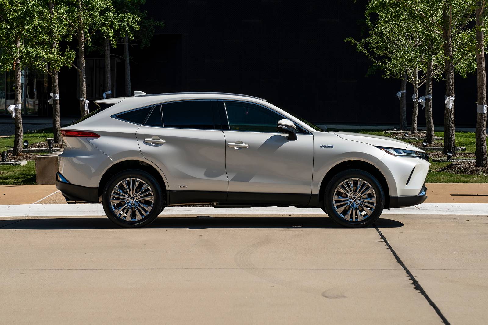 2023 Toyota Venza exterior S