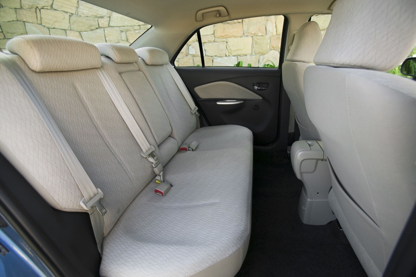 2007 Toyota Yaris interior RI