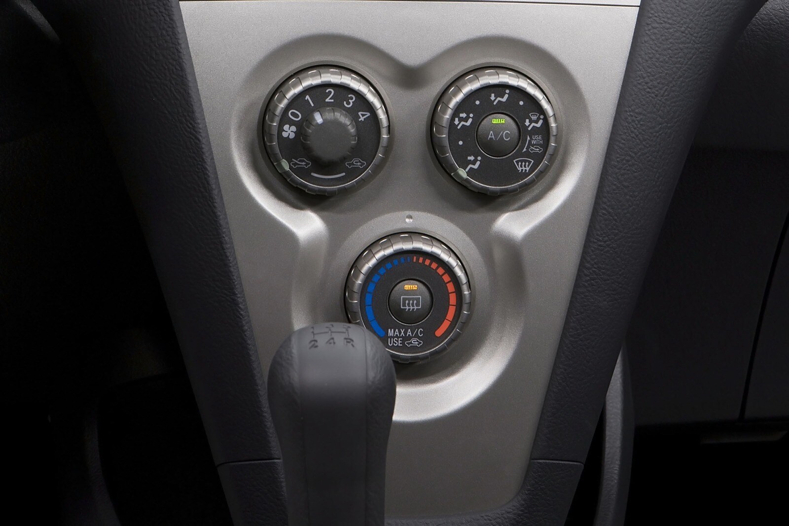 2012 Toyota Yaris interior CC