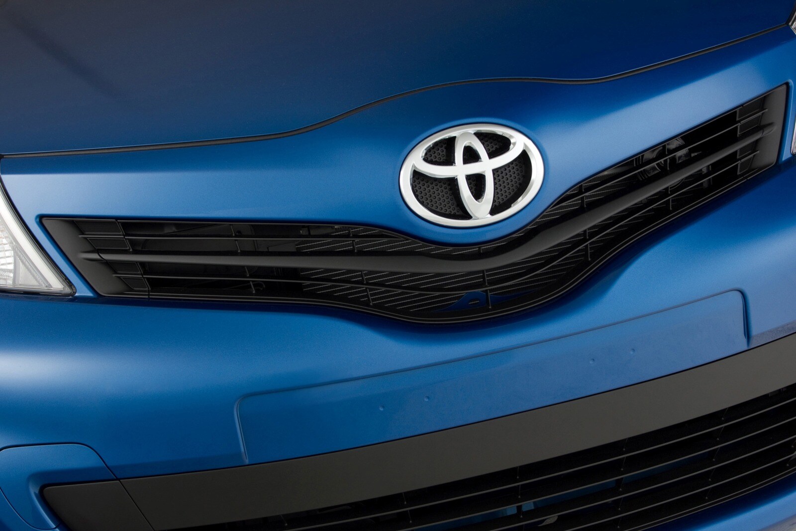 2013 Toyota Yaris front safety FBDG