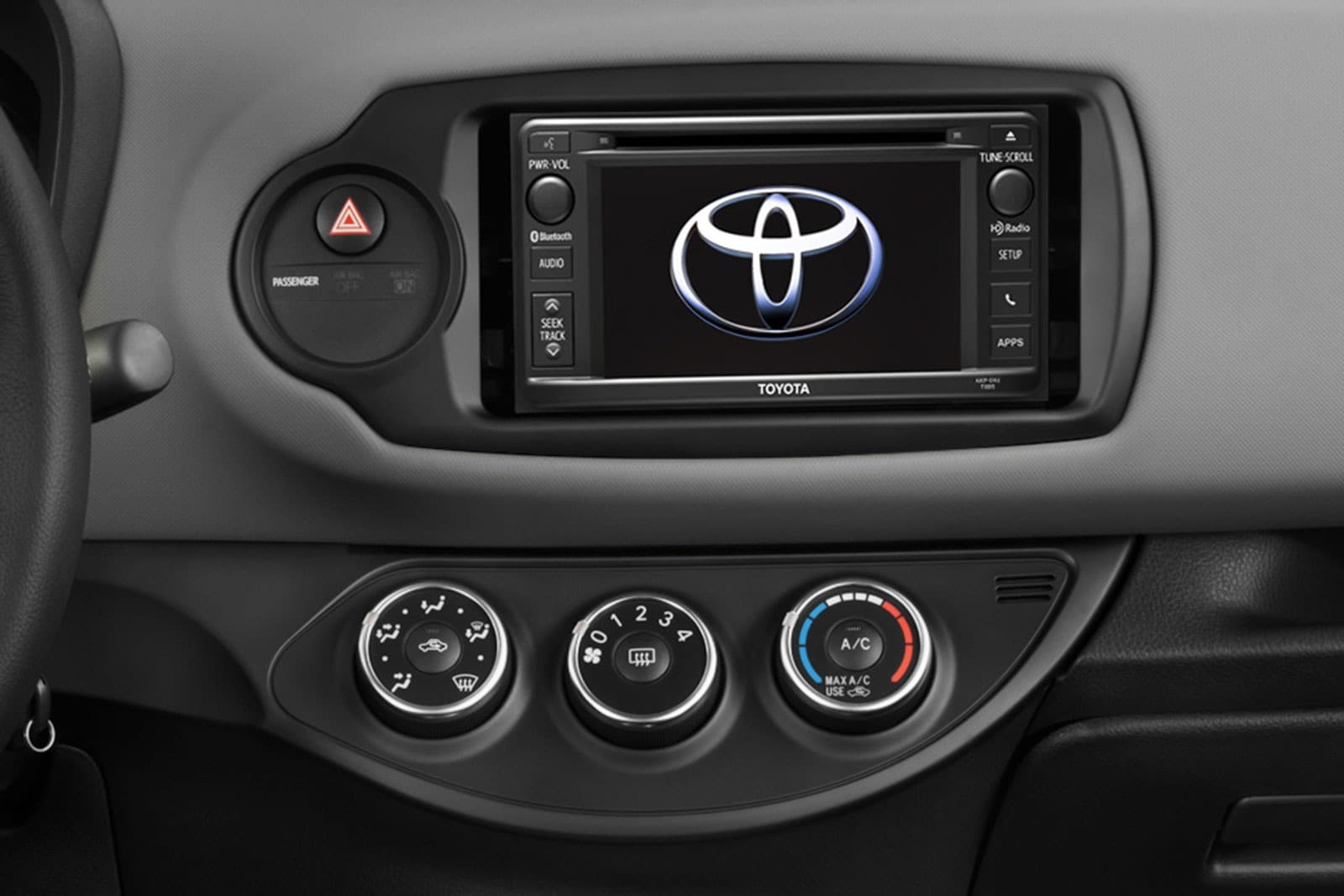 2015 Toyota Yaris interior CC