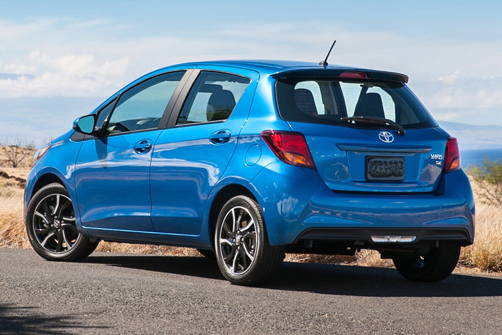 2015 Toyota Yaris SE 4dr Hatchback Exterior